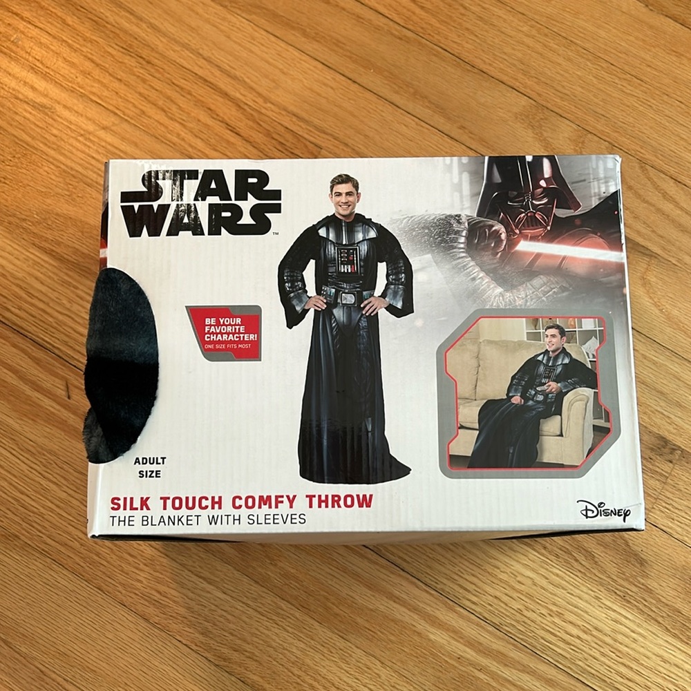 NWT Star Wars Blanket with Sleeves